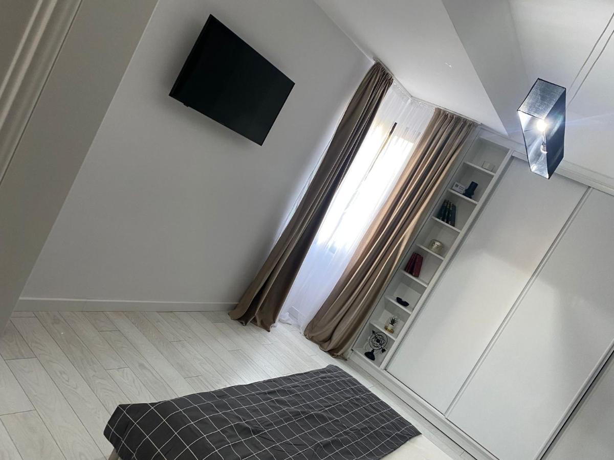 Ultracentral Apartament Calea Victoriei Bucharest Exterior photo